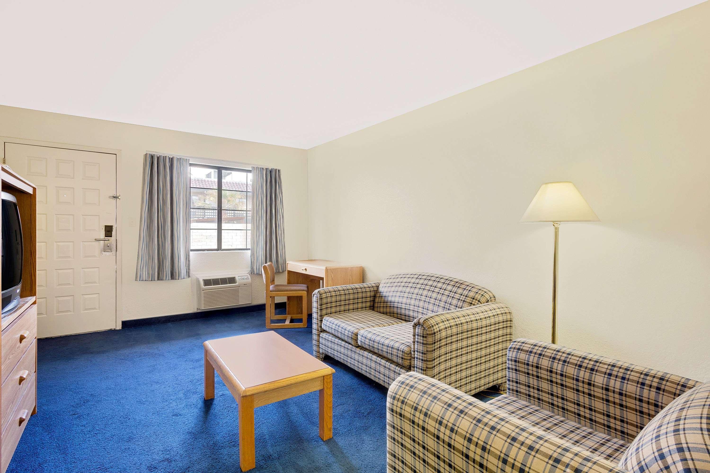 Days Inn & Suites By Wyndham Needles Zewnętrze zdjęcie