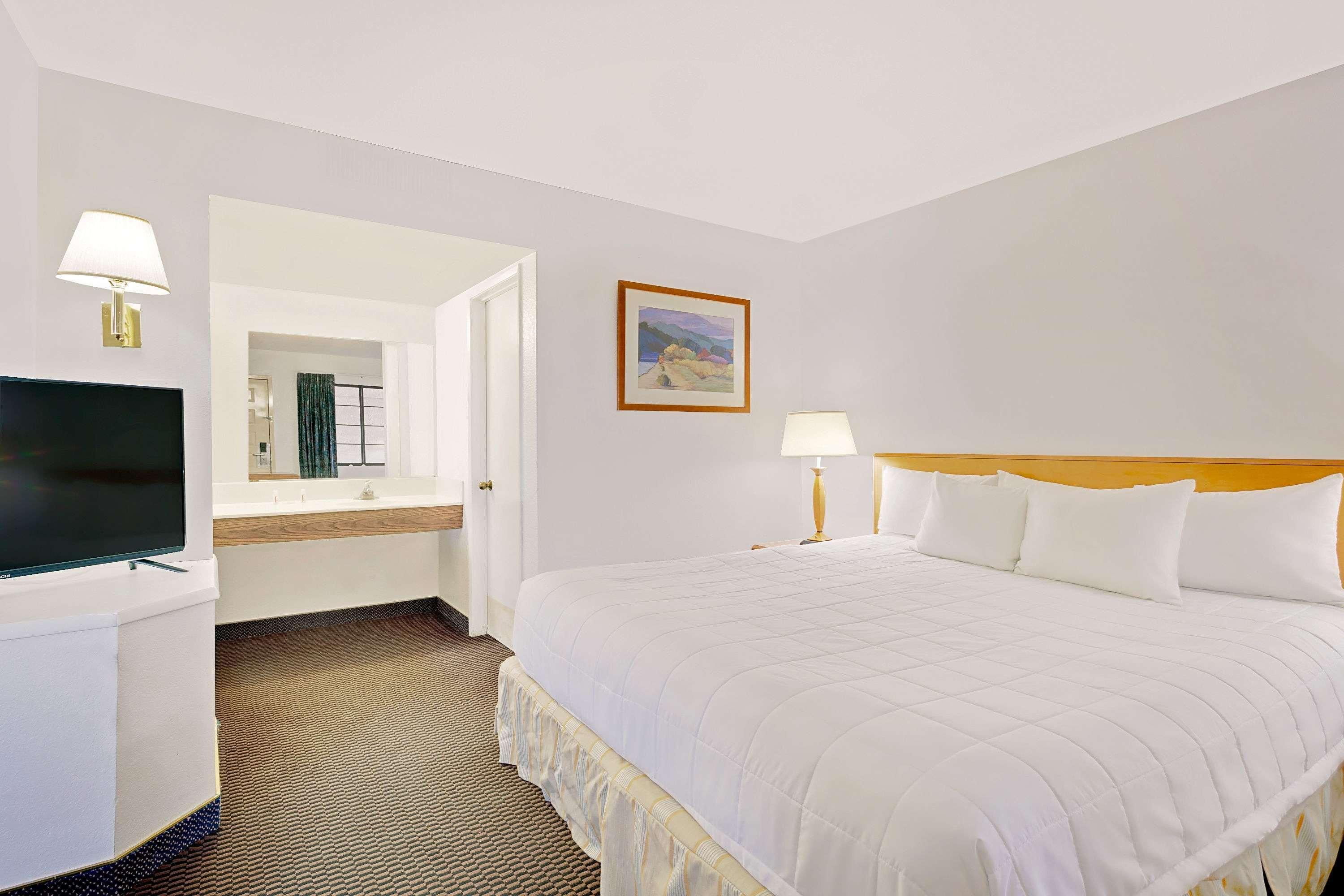 Days Inn & Suites By Wyndham Needles Zewnętrze zdjęcie