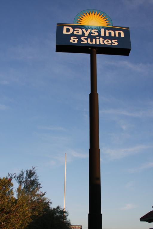 Days Inn & Suites By Wyndham Needles Zewnętrze zdjęcie